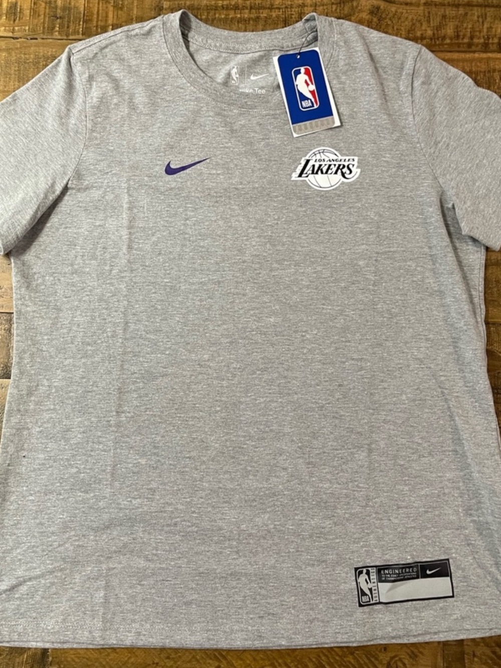 NWT Nike Swoosh Los Angeles Lakers Gray Logo Tee Women Size Large NBA